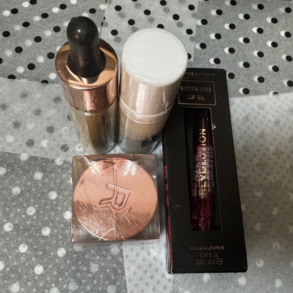 6. Makeup by Revolution - Picture 4 of 4